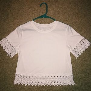White cropped shirt with lace detail